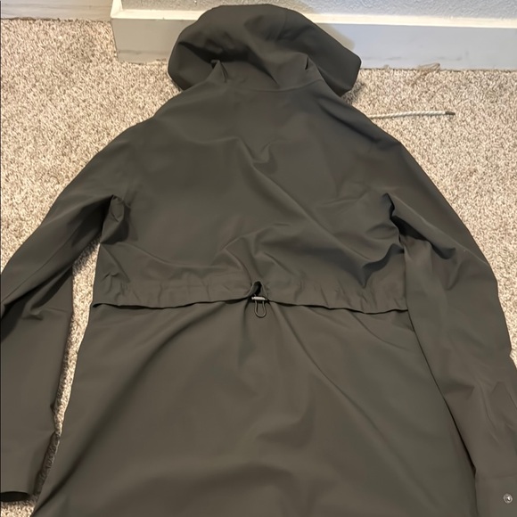 Women's Vuori Rain Jacket - Picture 3 of 3